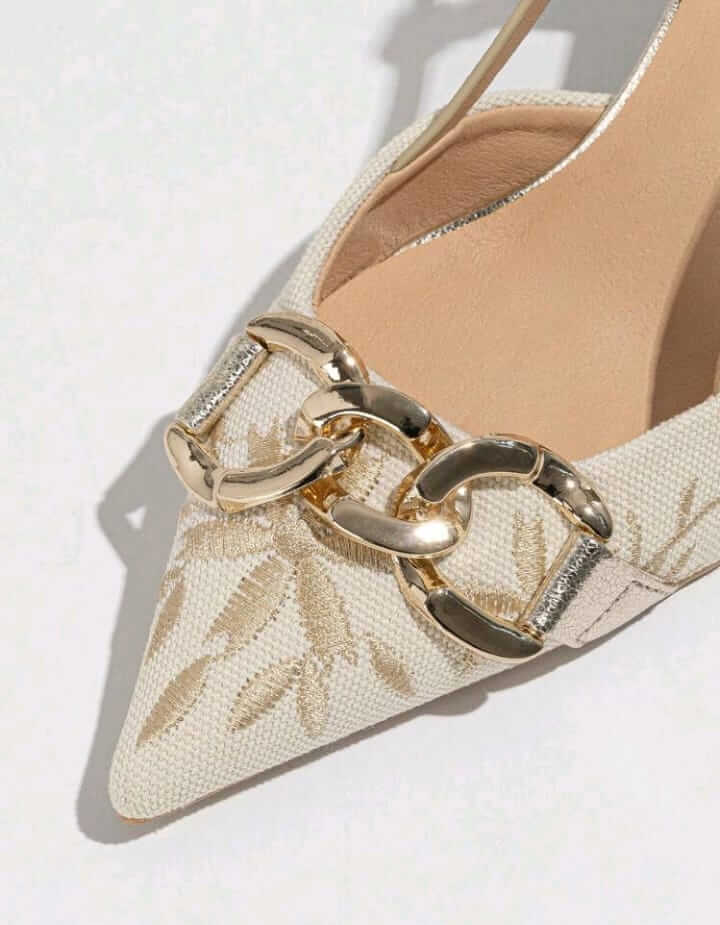 Sandália Slingback com Bico Fino